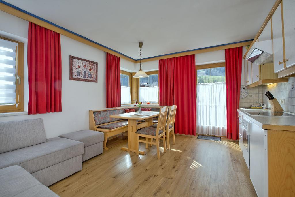 Apartment Ferienwohnung Bacher Krimml Δωμάτιο φωτογραφία